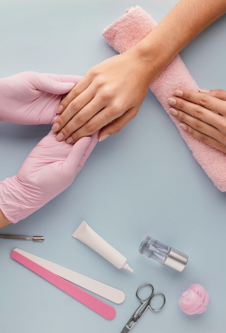 Jak Zrobić Perfekcyjny Manicure Hybrydowy: Kompleksowy Przewodnik